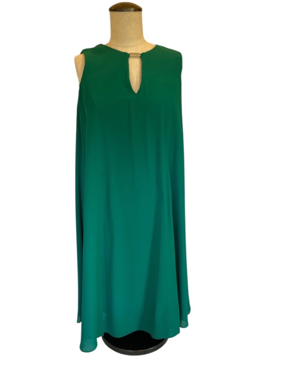 Like New Vince Camuto Green Kelly Sleeveless Cape dress.
